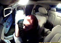 Faketaxi tenåring student med liten kropp snakket inn i sex om natten drosje mann