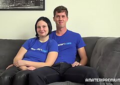 Amatir dan Malu Pasangan ini ingin menunjukkan kepada kita keterampilan seks mereka