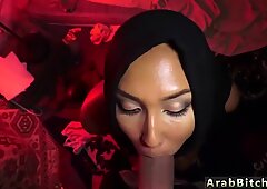 阿拉伯女郎婴儿手淫afgan妓院存在！