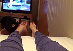 朝鮮人足の女神 - テレビ視聴中に崇拝じぶんの足