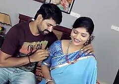 Telugu aunty sashi sizzling navel flash